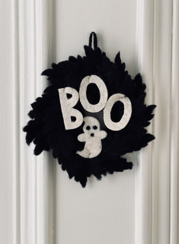 Ghost Halloween Decor, Spooky Ghost Decorations, Halloween Ghost Ornaments, Ghostly Home Decor, Haunted House Decor, Ghost-themed Halloween, Ghostly Halloween Accents, Cute Ghost Decorations, Ghostly Window Decor, Ghost-themed Home Accents, Elegant Ghost Decorations, Ghostly Wreaths, Ghostly Halloween Decor Ideas, Affordable Ghostly Decorations, Unique Ghost Halloween Decor